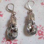 BO Crystal Wonders created with faceted drops and embossed small rhinestone clasps